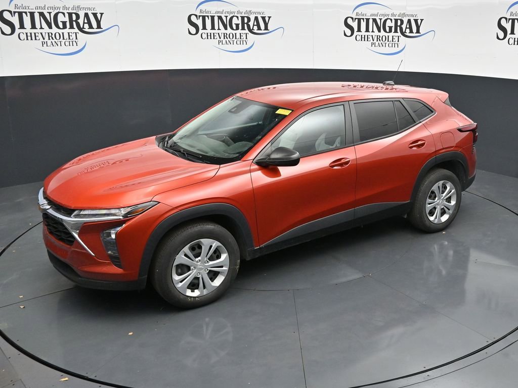 Used 2024 Chevrolet Trax LS w/ Driver Confidence Package FWD image 20