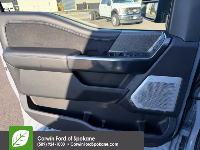 Certified 2025 Ford F350 Platinum w/ Tremor Off-Road Package AWD/4WD image 21