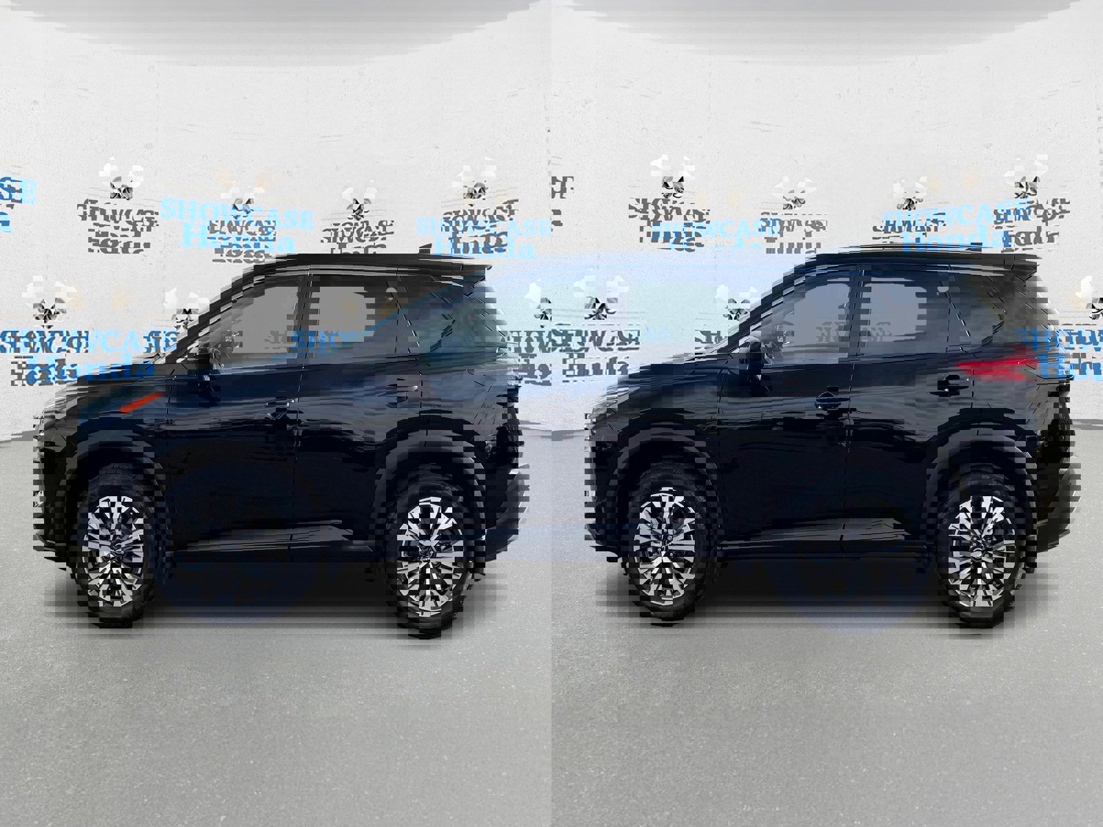 Used 2023 Nissan Rogue SV image 4