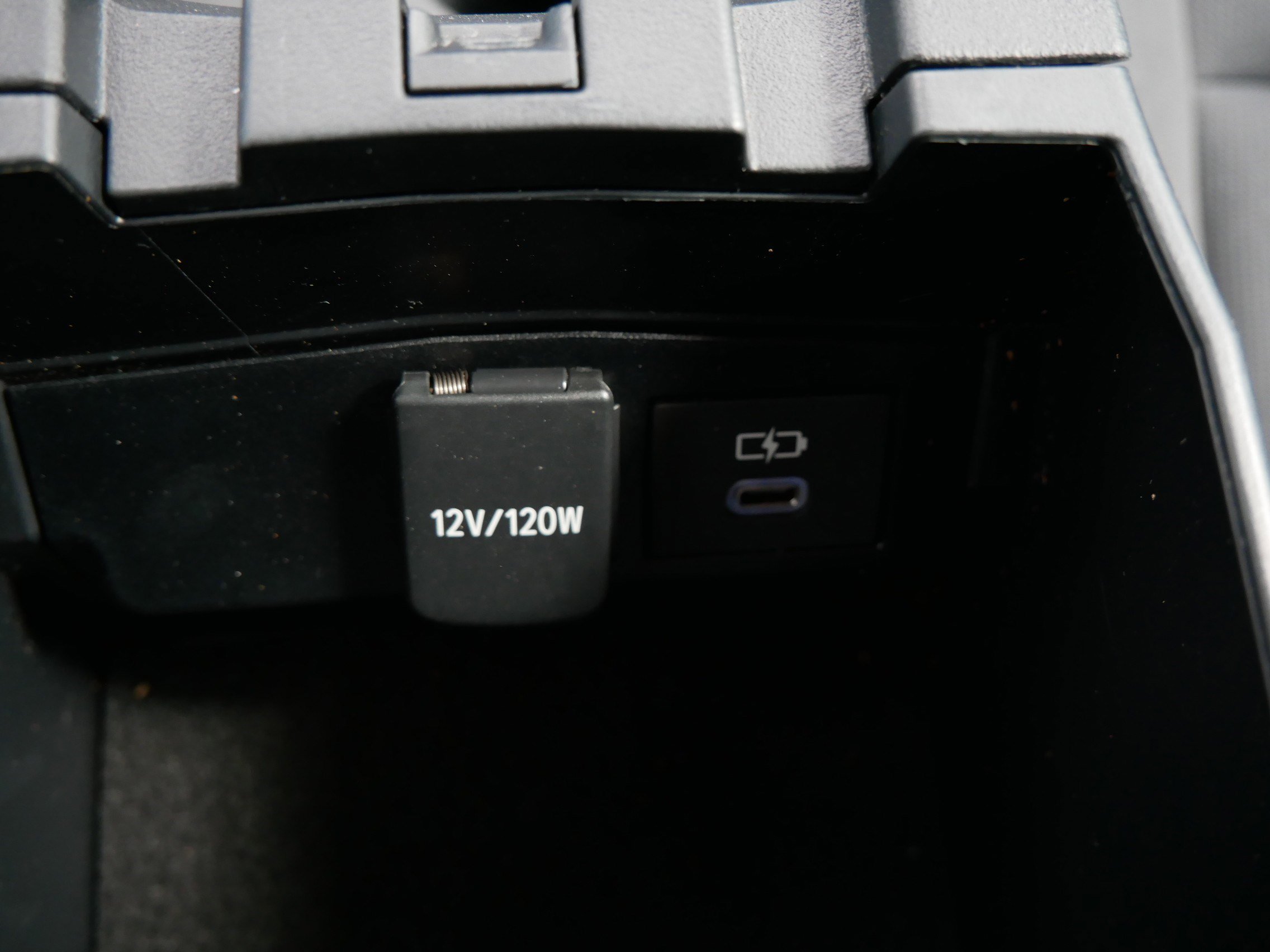 Used 2023 Toyota Corolla LE image 32