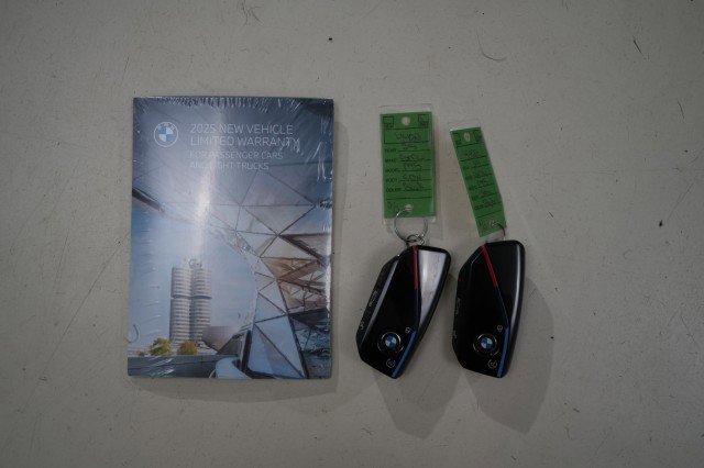 Used 2025 BMW M5 w/ Executive Package image 61