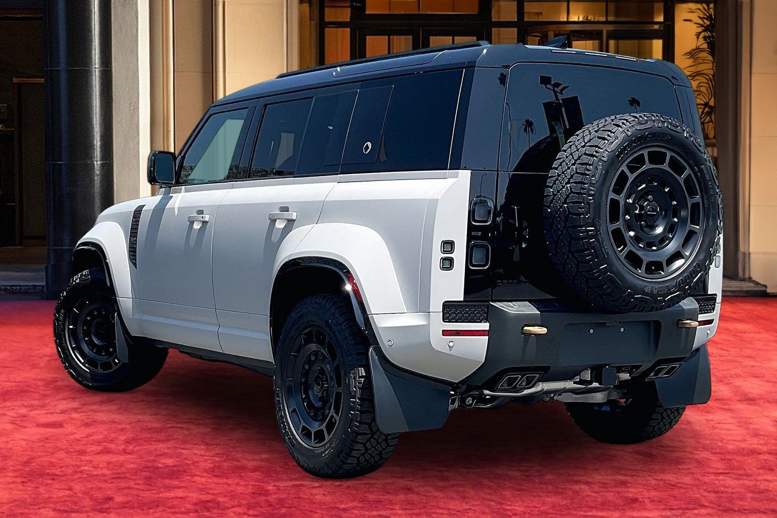 New 2026 Land Rover Defender 110 OCTA AWD/4WD image 4