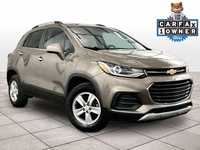 Used 2020 Chevrolet Trax LT w/ LT Convenience Package AWD/4WD image 2