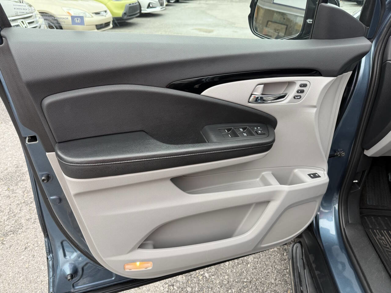 Used 2016 Honda Pilot Touring image 11