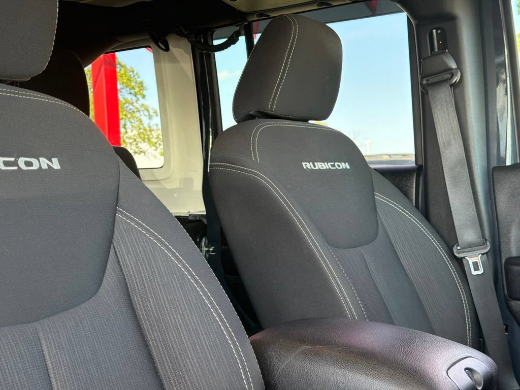 Used 2016 Jeep Wrangler Unlimited Rubicon w/ Connectivity Group AWD/4WD image 23