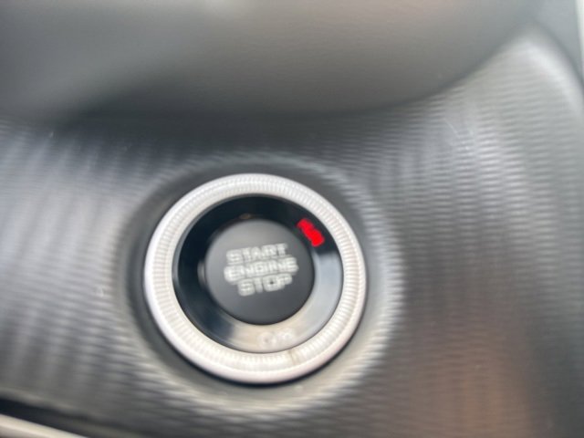 Used 2024 Jeep Grand Cherokee Altitude image 32