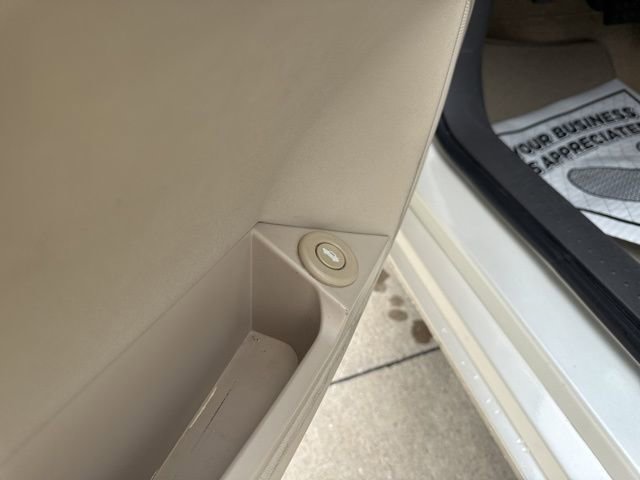 Used 2003 Cadillac CTS 3.2 w/ Preferred Equipment Group RWD image 30