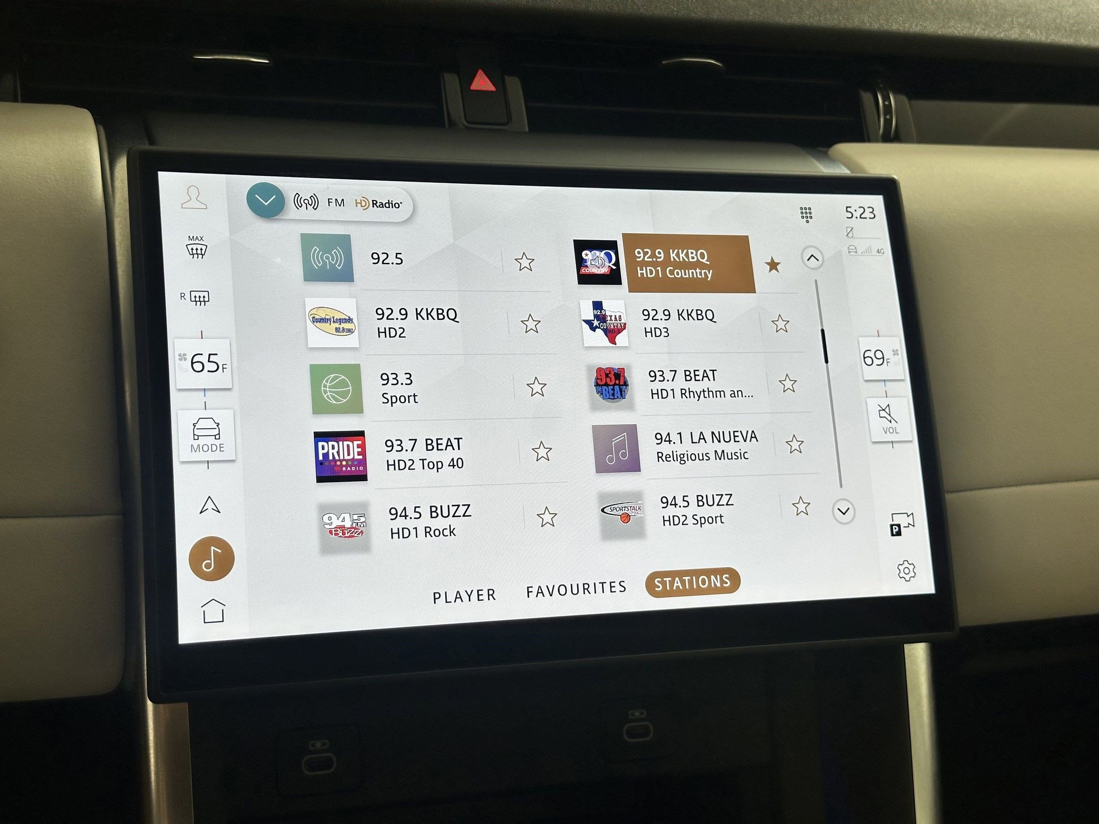 Used 2025 Land Rover Discovery Sport S AWD/4WD image 21