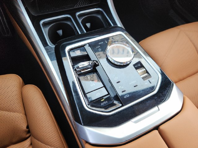 Used 2026 BMW 740i xDrive AWD/4WD image 18