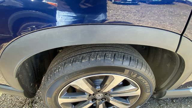 Used 2024 Honda Pilot Touring image 11