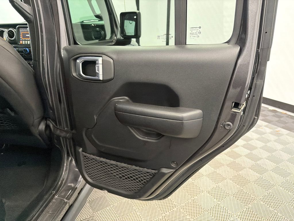 Used 2021 Jeep Wrangler Unlimited Rubicon 4xe w/ Steel Bumper Group image 17