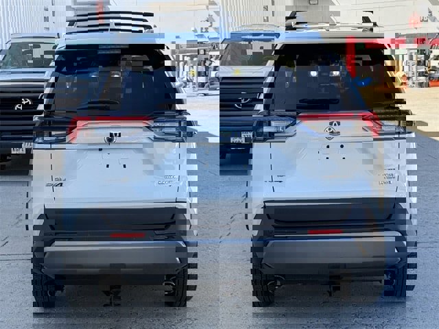 Used 2020 Toyota RAV4 Limited image 5