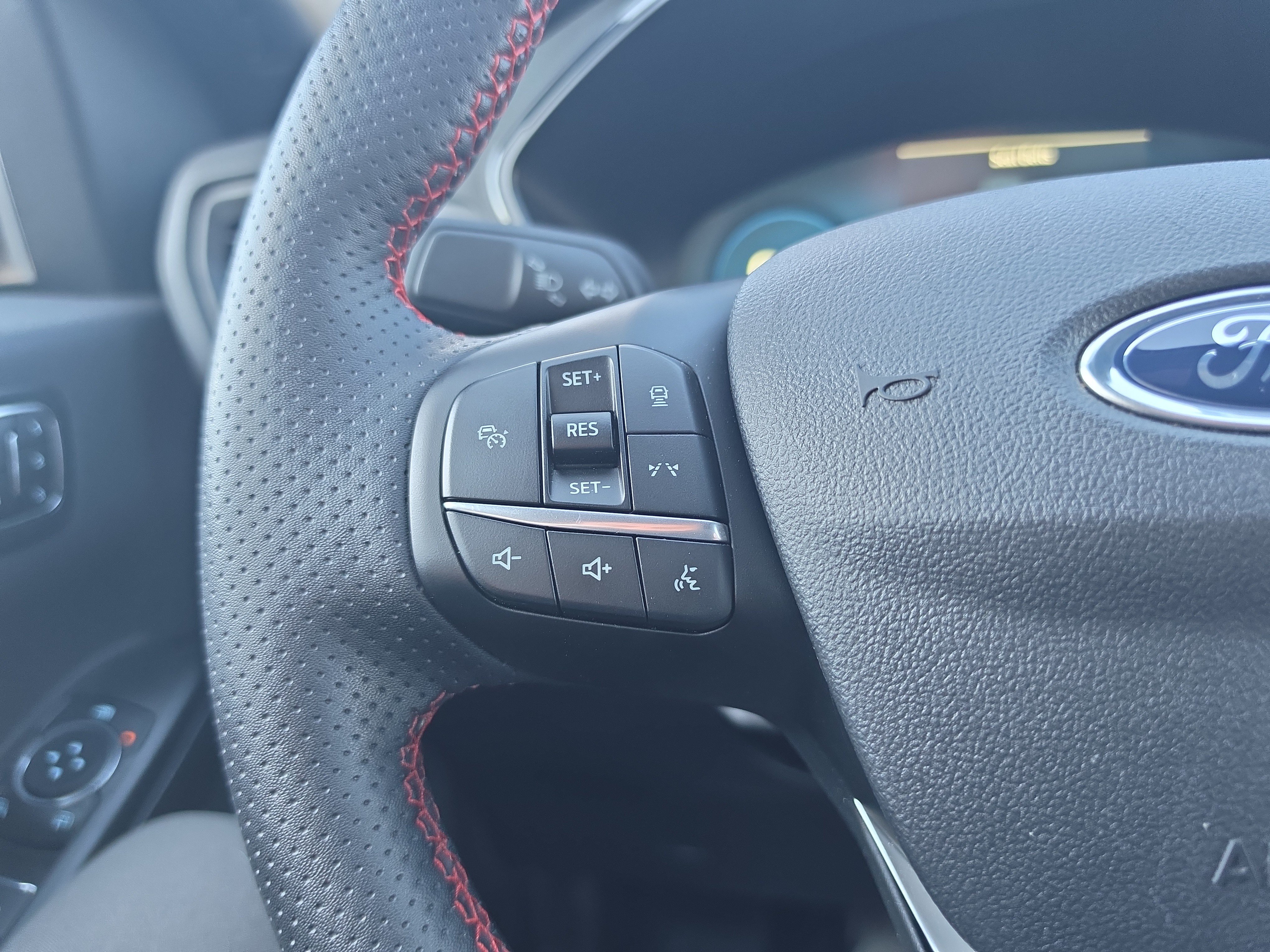 Used 2024 Ford Escape ST-Line Elite w/ Premium Technology Package AWD/4WD image 21