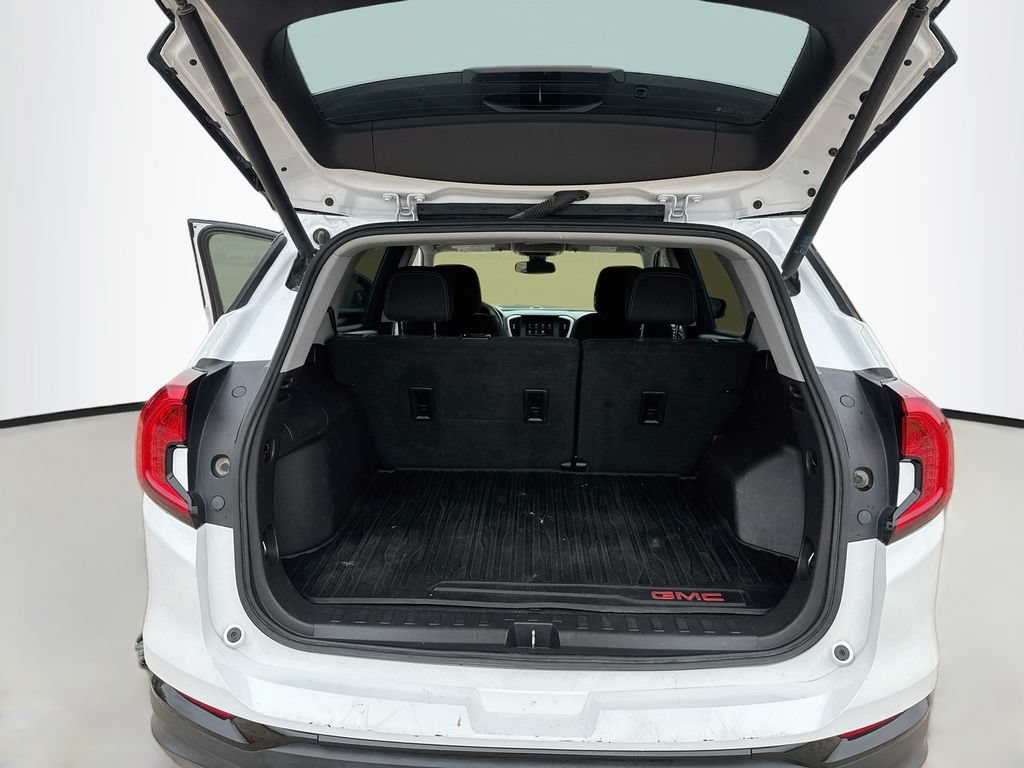 Used 2024 GMC Terrain SLE w/ Driver Convenience Package FWD image 23