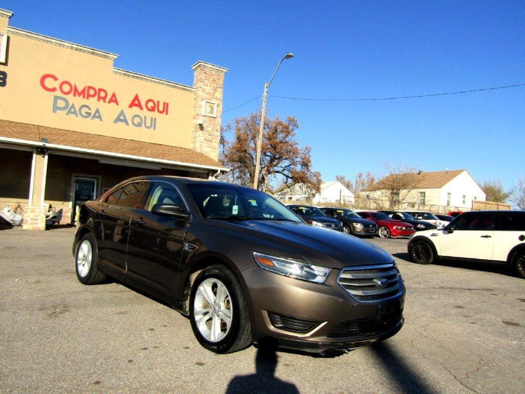 Used 2016 Ford Taurus SE FWD image 5