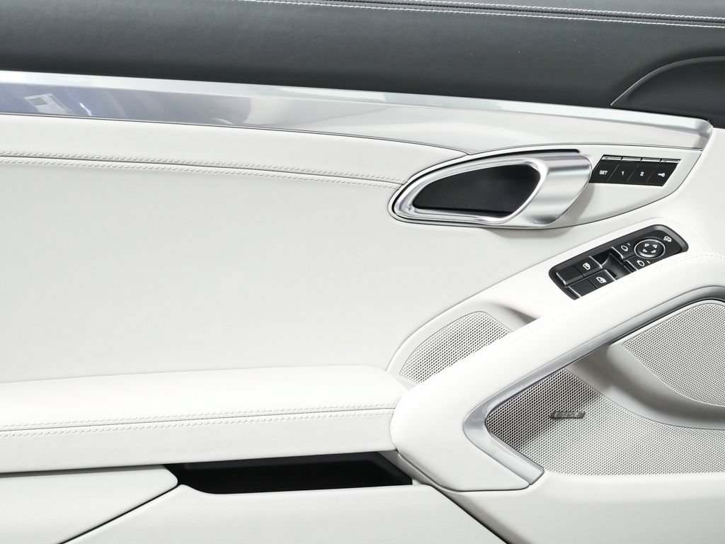 Certified 2025 Porsche 718 Cayman GTS RWD image 6