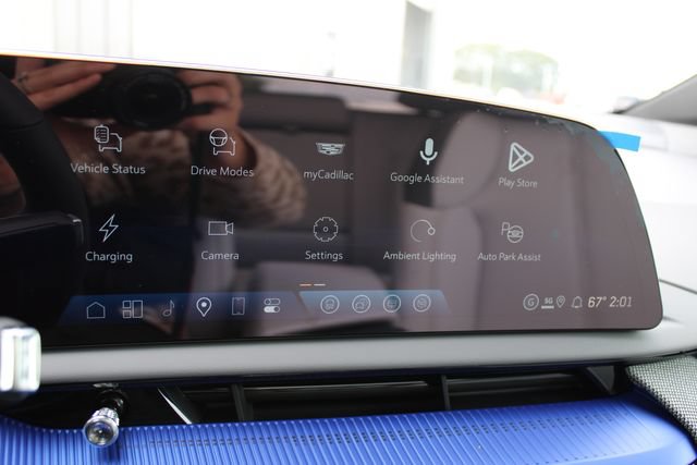 New 2027 Cadillac Optiq Luxury AWD/4WD image 18