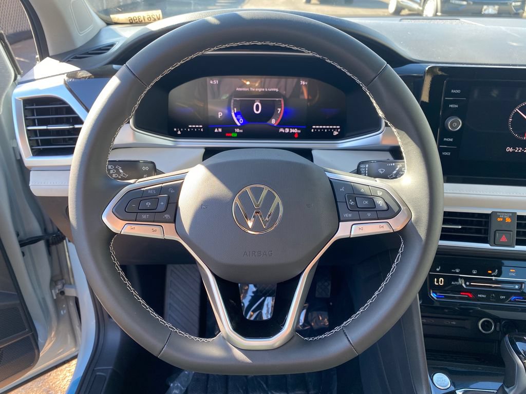 New 2026 Volkswagen Taos SE FWD image 32