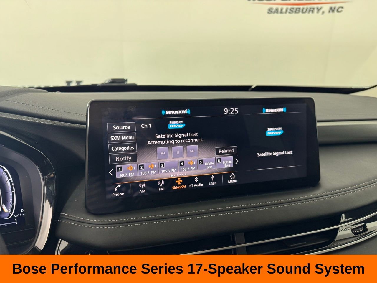 Used 2023 INFINITI QX60 Luxe w/ Performance Audio Package image 18