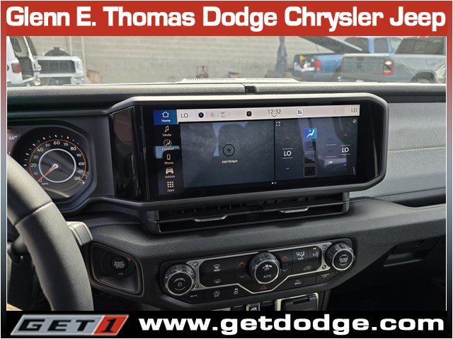 Certified 2025 Jeep Gladiator Willys image 14