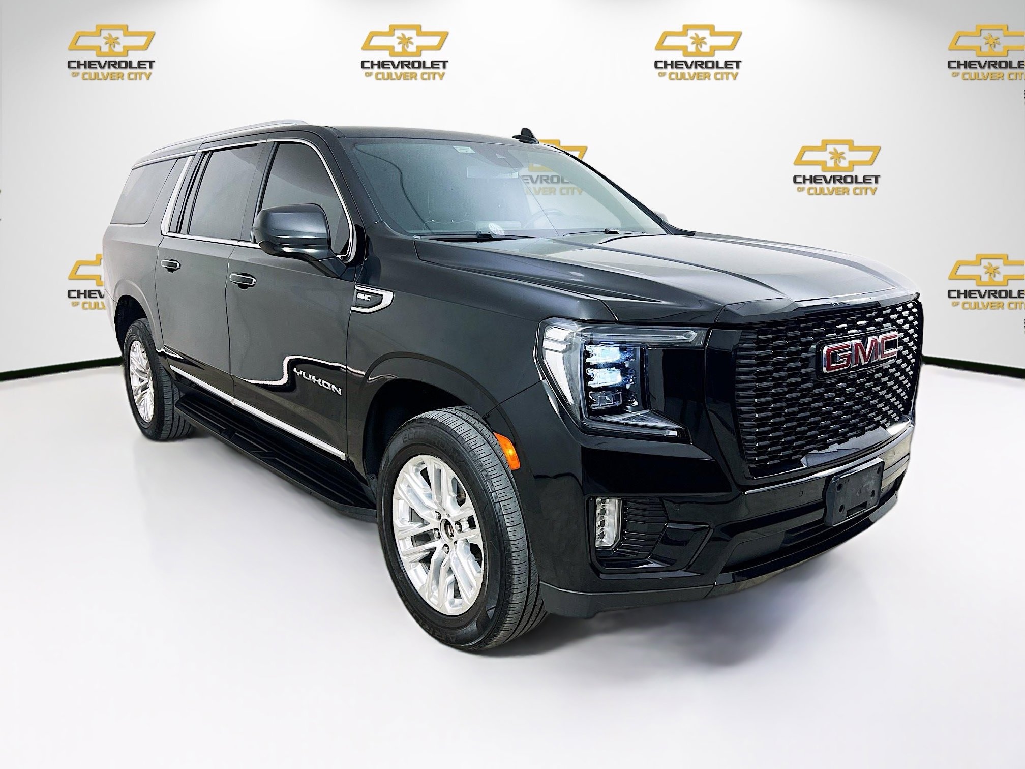 Used 2023 GMC Yukon XL SLT