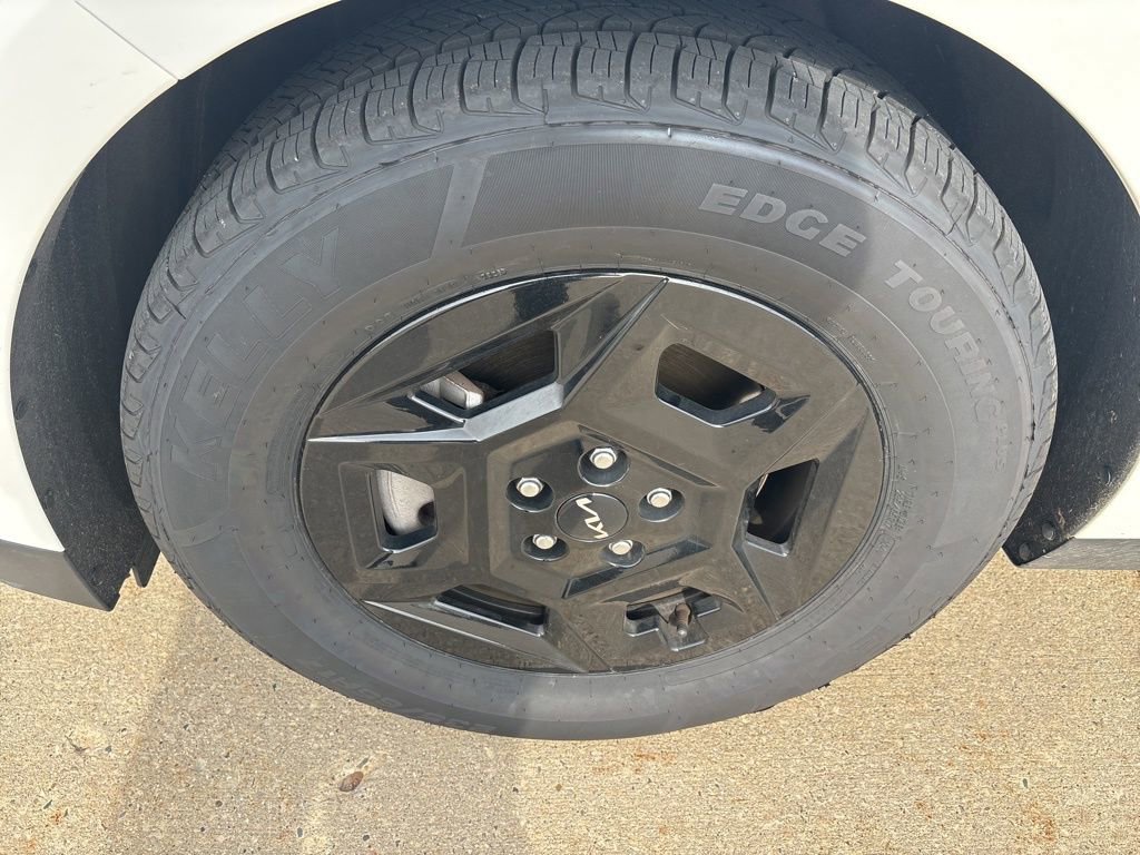 Used 2025 Kia Carnival image 10