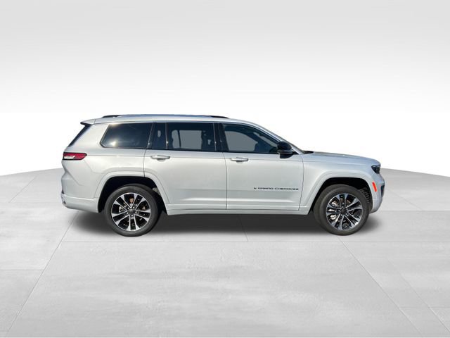 Used 2023 Jeep Grand Cherokee L Overland w/ Advanced Protech Group III AWD/4WD image 4