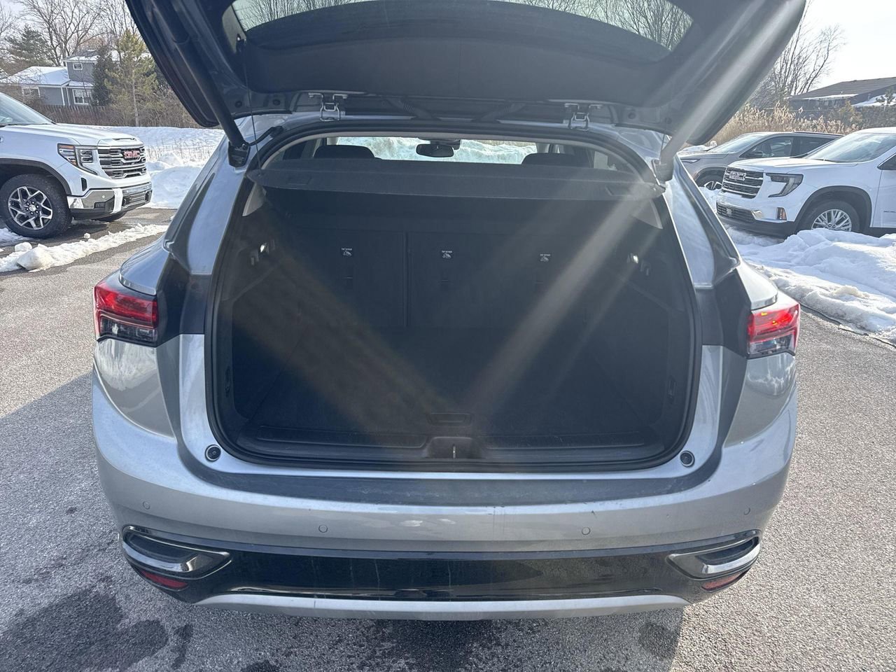 Used 2023 Buick Envision Essence w/ Sport Touring Package image 25