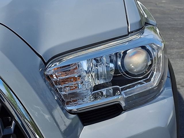 Used 2018 Toyota Tacoma TRD Off-Road image 12
