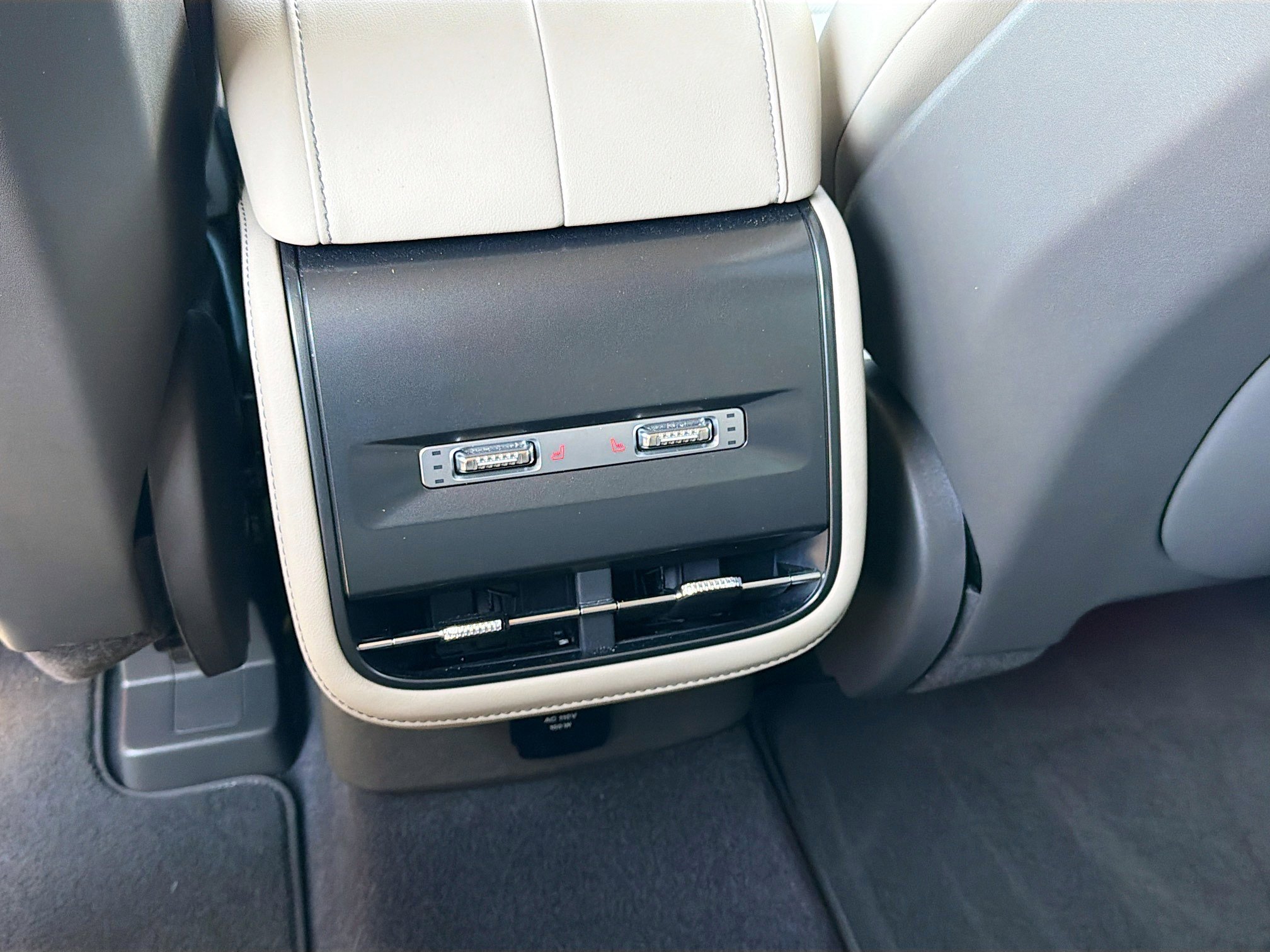 Used 2025 Lincoln Nautilus Premier w/ Equipment Group 102A image 21