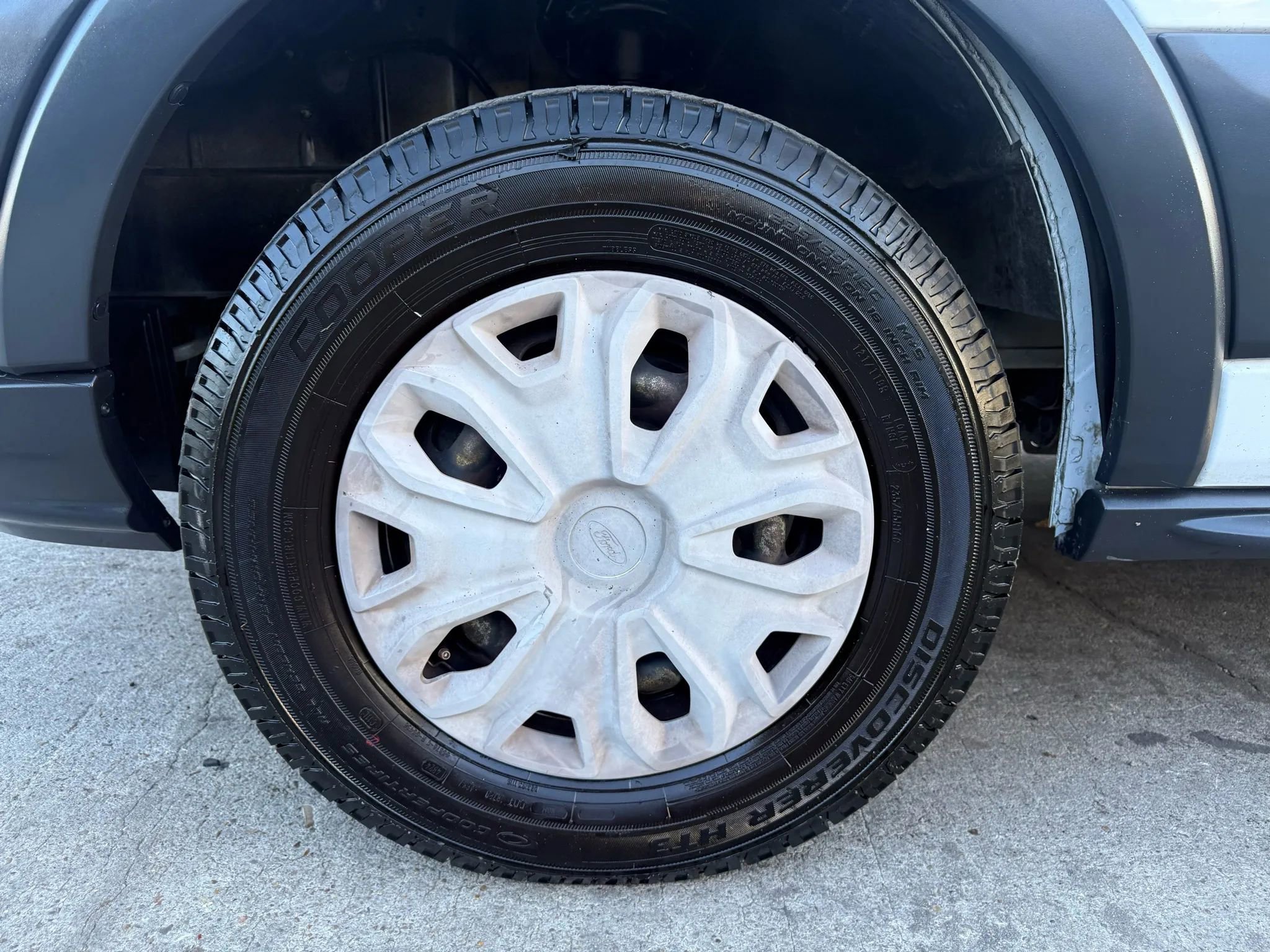 Used 2017 Ford Transit 350 148 Medium Roof RWD image 19