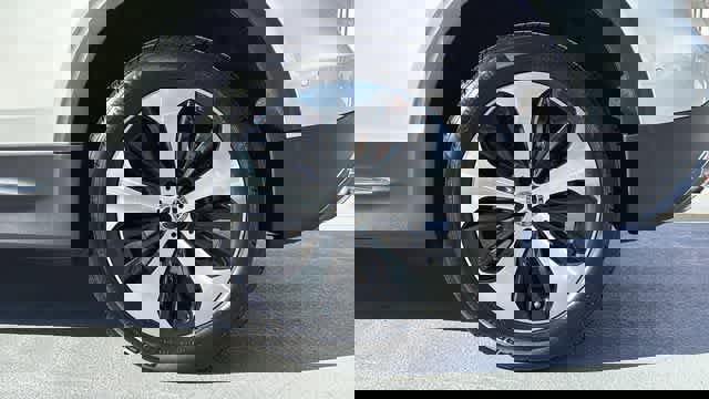 Certified 2025 Mercedes-Benz GLB 250 4MATIC image 11