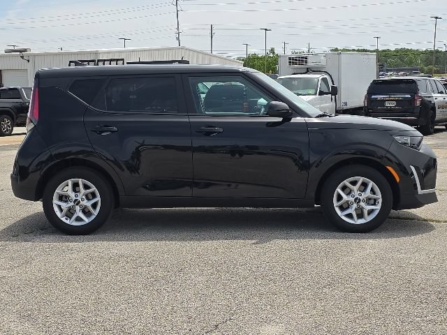 Used 2025 Kia Soul LX w/ LX Technology Package FWD image 6