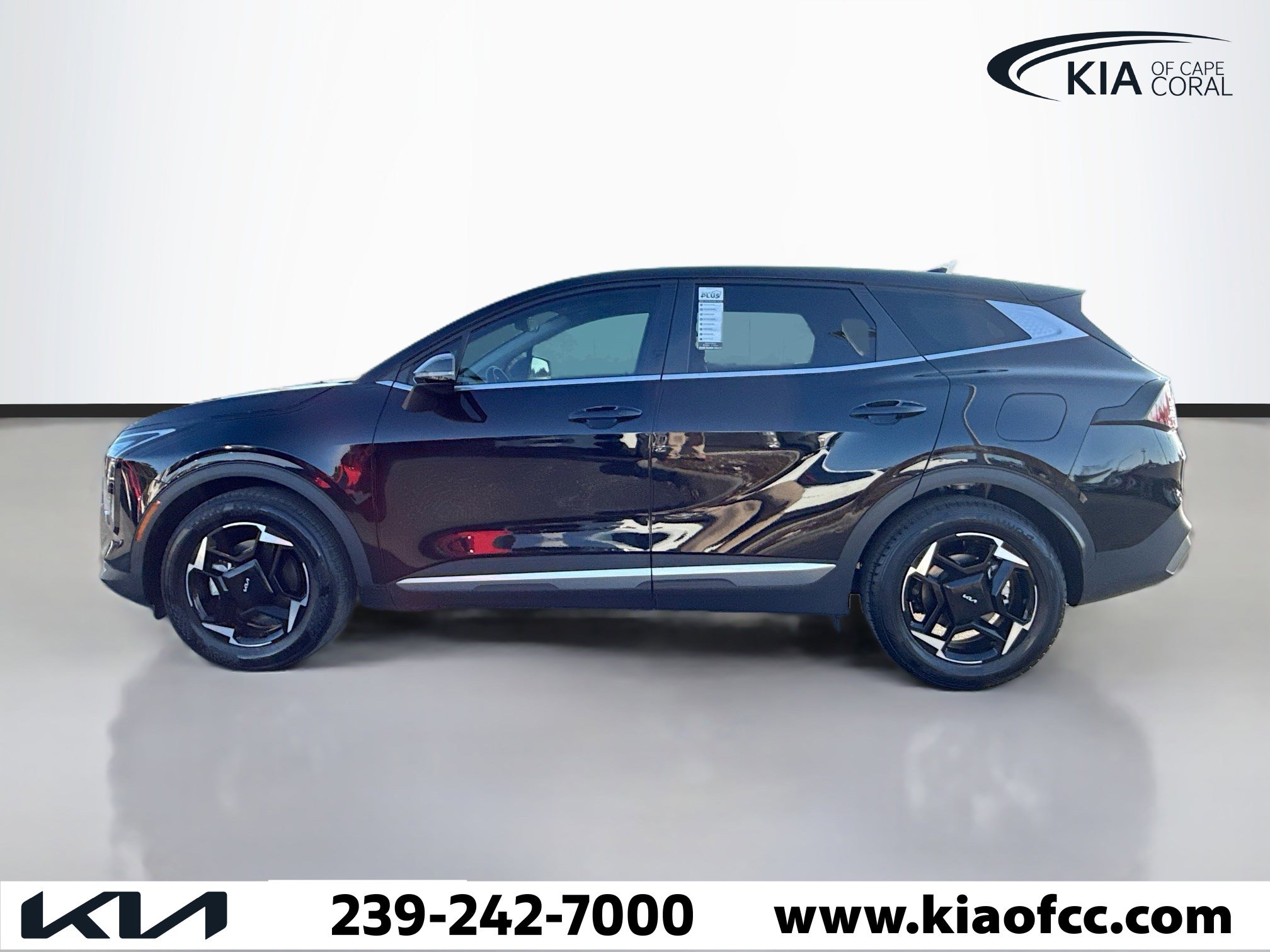 Used 2026 Kia Sportage EX image 2