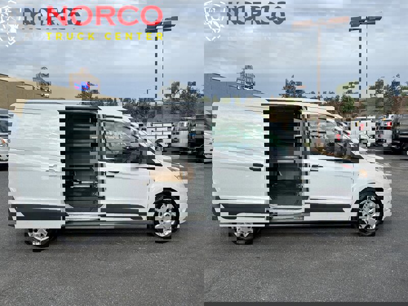 Used 2018 Ford Transit Connect XLT image 2