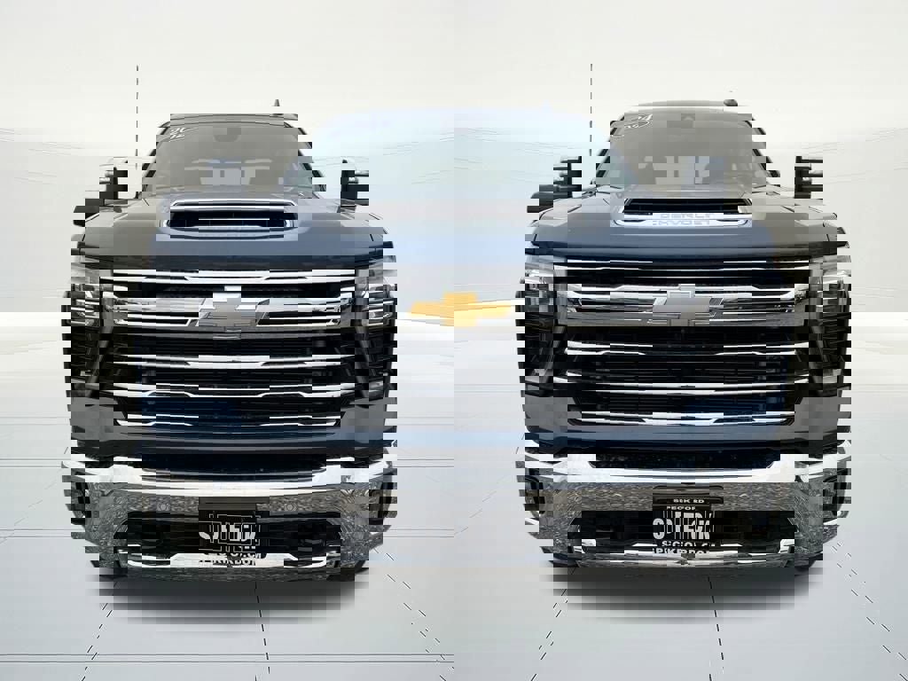 Used 2024 Chevrolet Silverado 2500 LTZ w/ LTZ Premium Package image 6