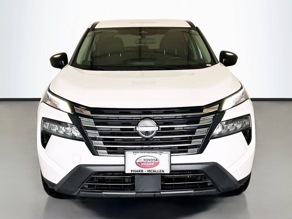 Used 2024 Nissan Rogue S image 2