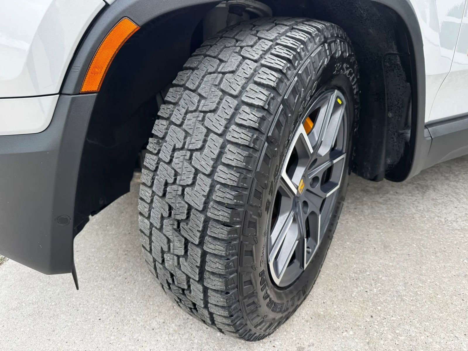 Used 2023 Rivian R1T Adventure image 28