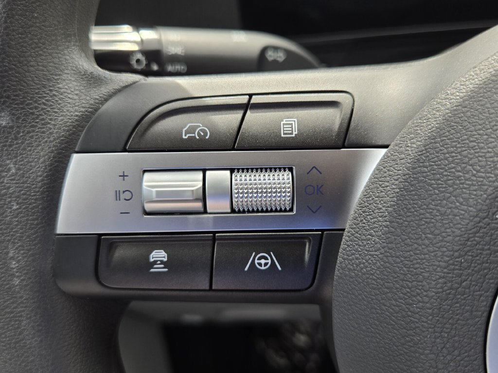 Used 2026 Hyundai Kona SE FWD image 24