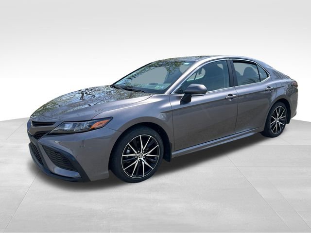 Certified 2024 Toyota Camry SE FWD image 1