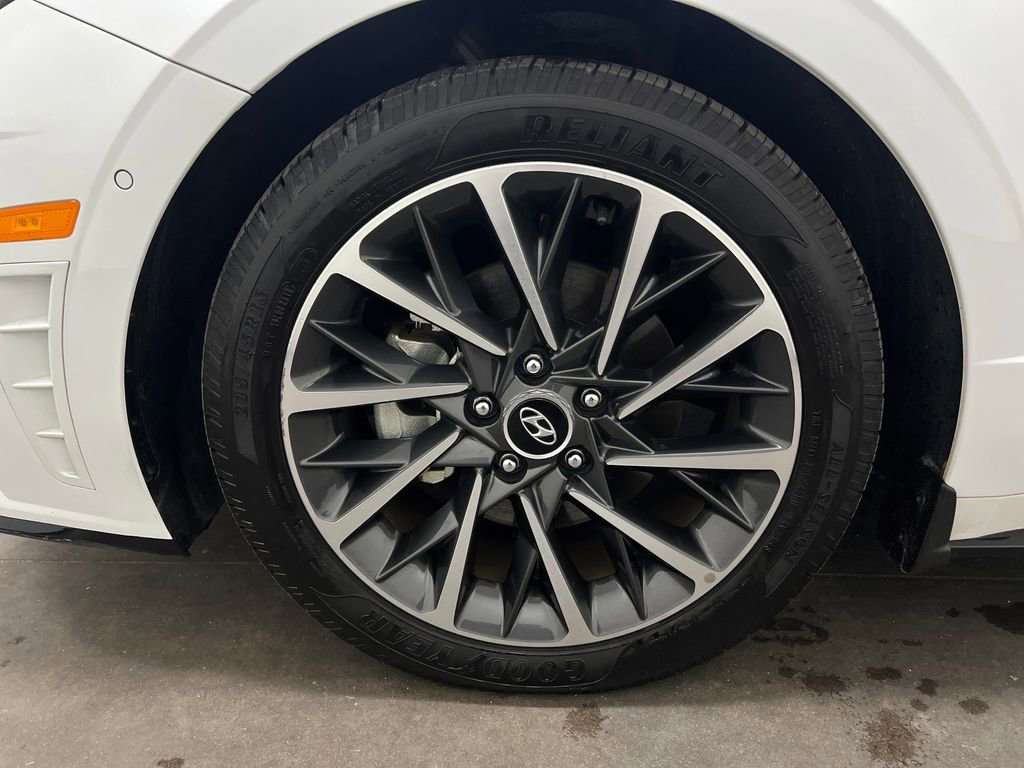 Used 2020 Hyundai Sonata Limited w/ Preferred Accessory Package FWD image 30