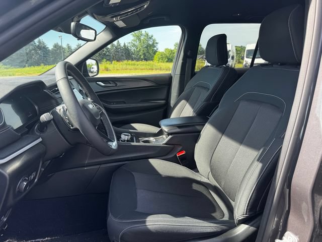 Certified 2024 Jeep Grand Cherokee Laredo w/ Luxury Tech Group I AWD/4WD image 22