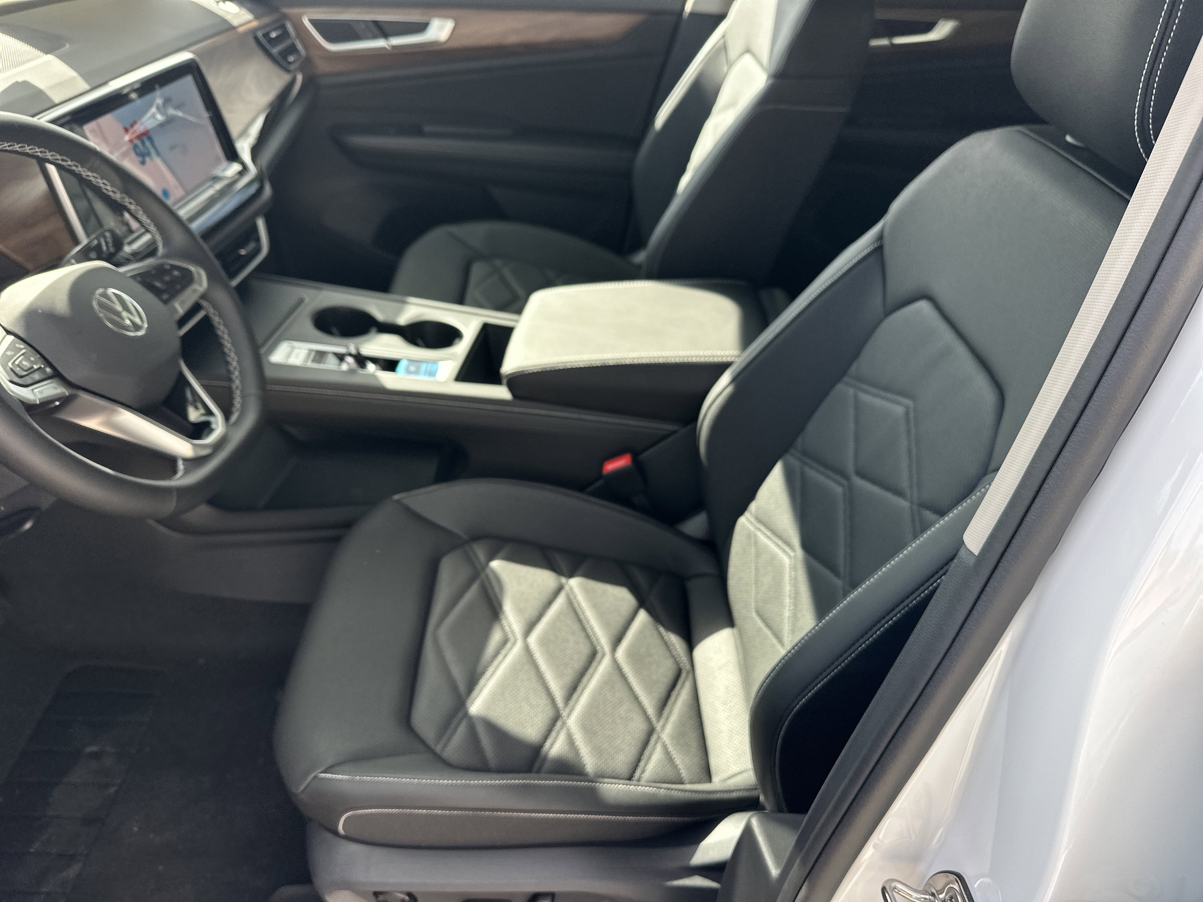 New 2026 Volkswagen Atlas SE image 16