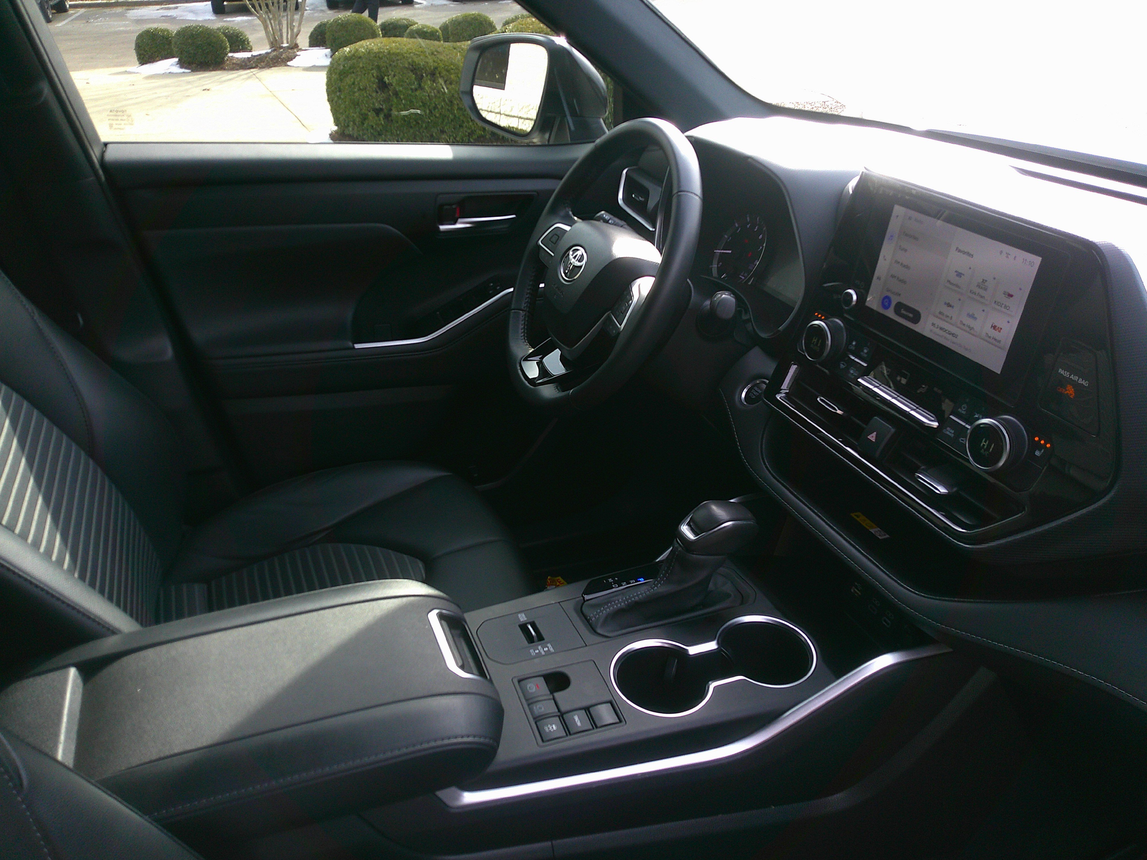 Used 2024 Toyota Highlander XSE image 34