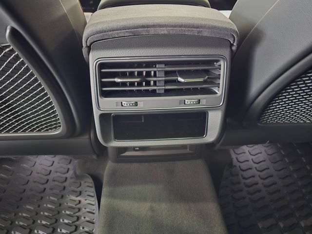 Used 2023 Audi RS Q8 w/ Black Optic Package AWD/4WD image 38