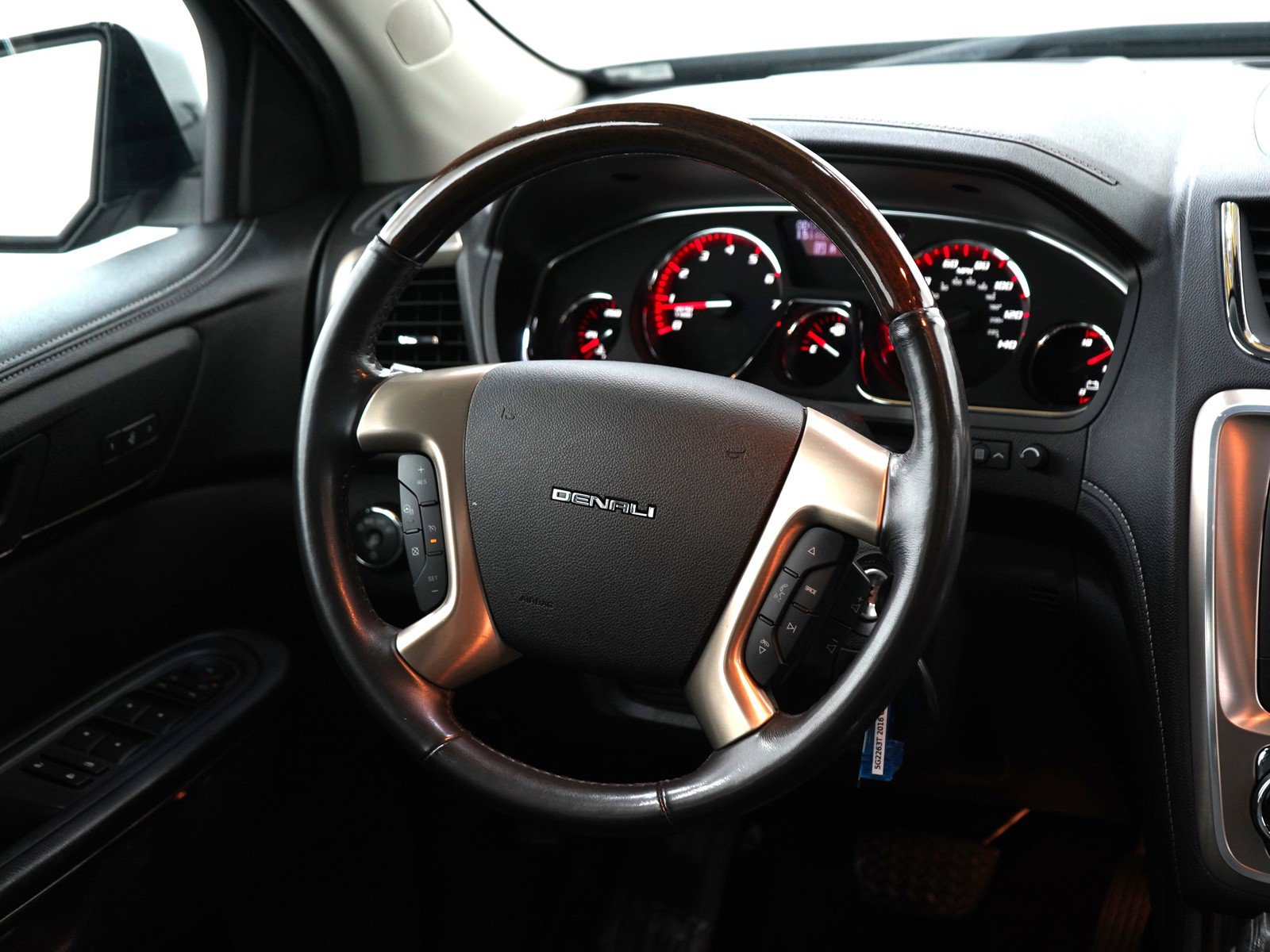 Used 2016 GMC Acadia Denali AWD/4WD image 15