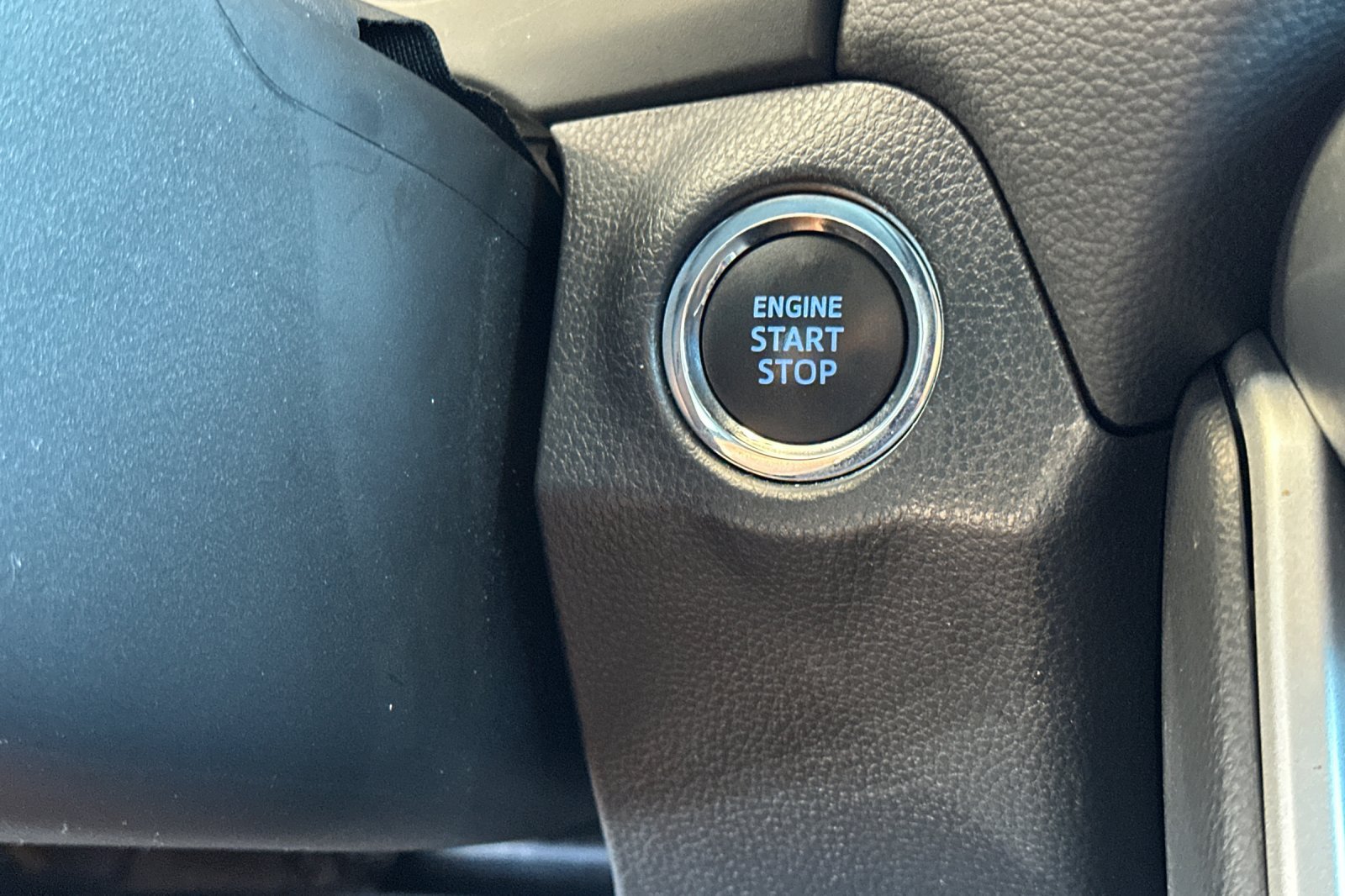 Certified 2019 Toyota RAV4 Limited AWD/4WD image 23