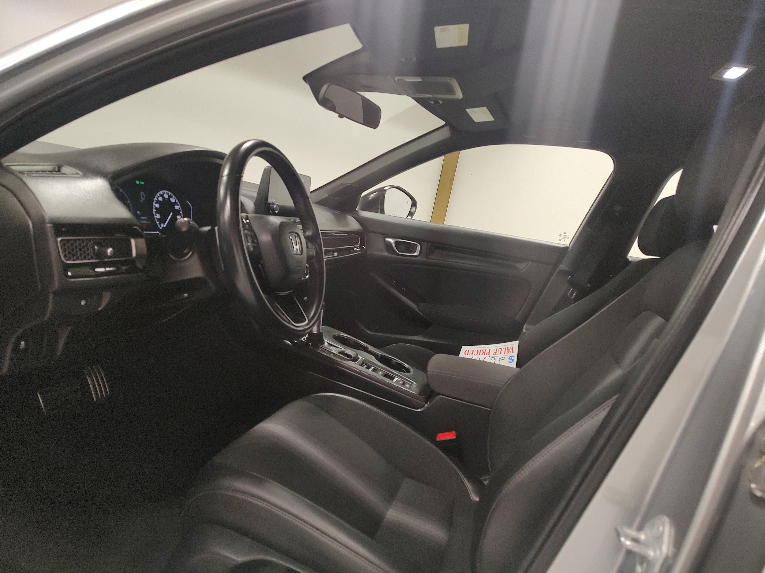 Used 2025 Honda Civic Sport image 10