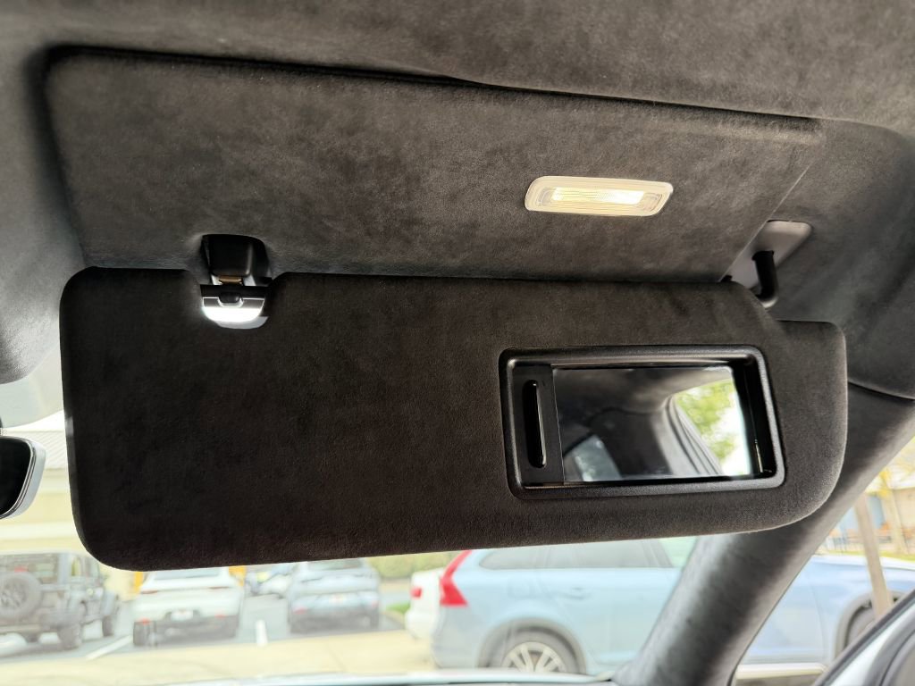 Used 2022 Porsche Cayenne Turbo w/ Premium Package Plus image 21