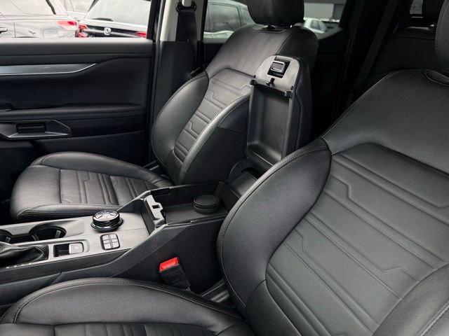 Used 2025 Ford Ranger Lariat w/ Black Appearance Package image 32